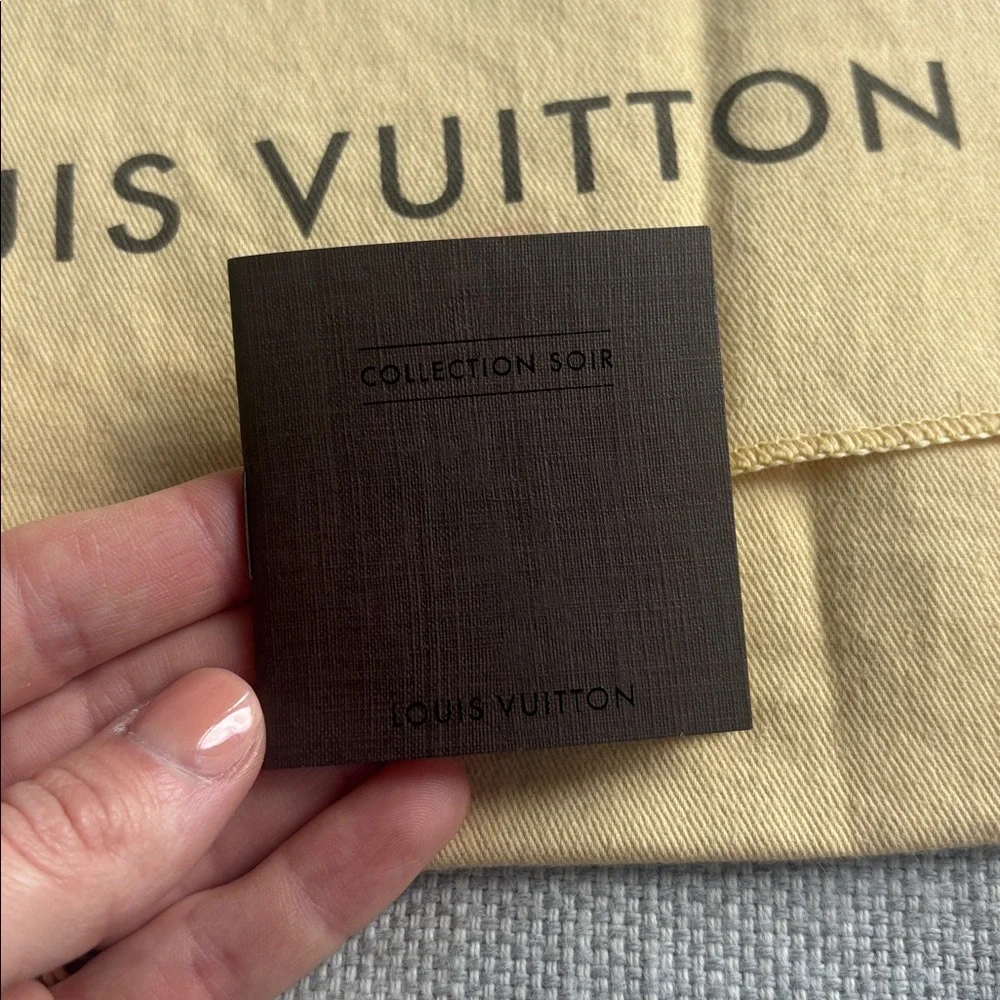 Louis Vuitton Vernis Patent Leather Pochette Sobe Blanc Clutch M93489 - Picture 13 of 16